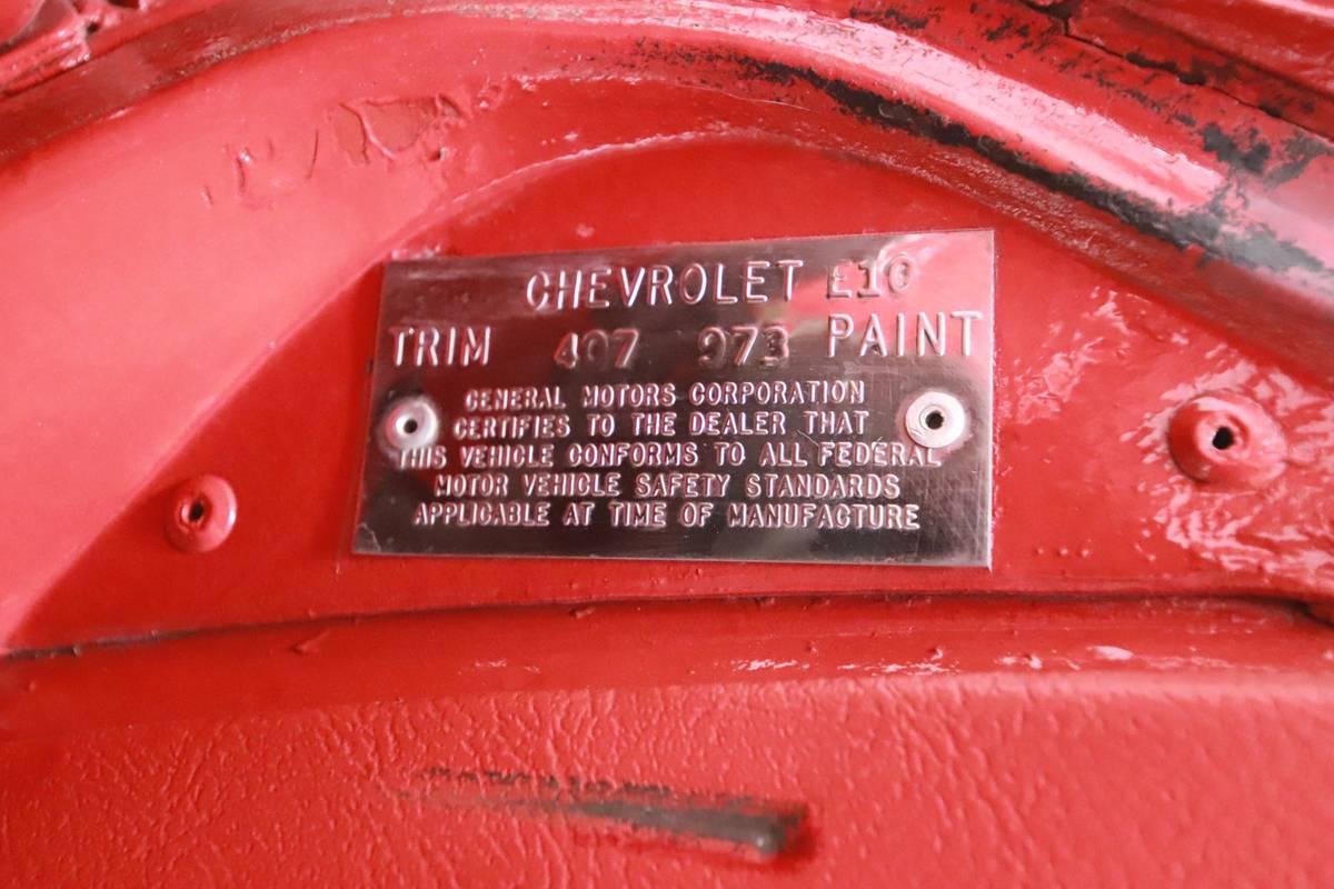 Chevrolet-corvette-1972-red-12