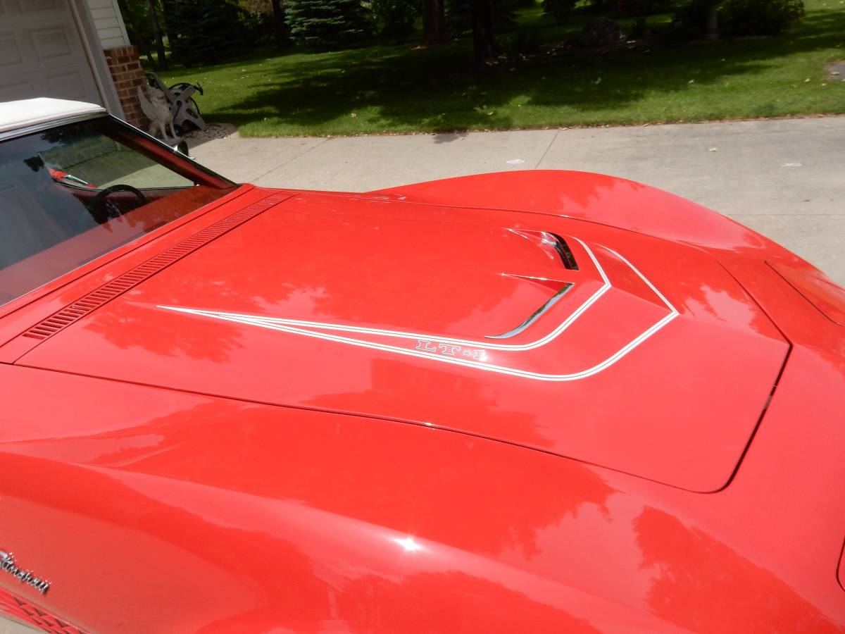 Chevrolet-corvette-1972-red-23