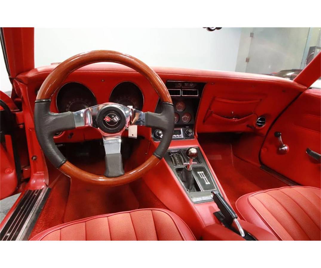 Chevrolet-corvette-1972-red-5