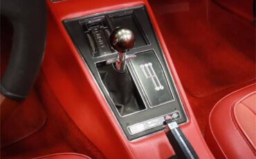 Chevrolet-corvette-1972-red-7