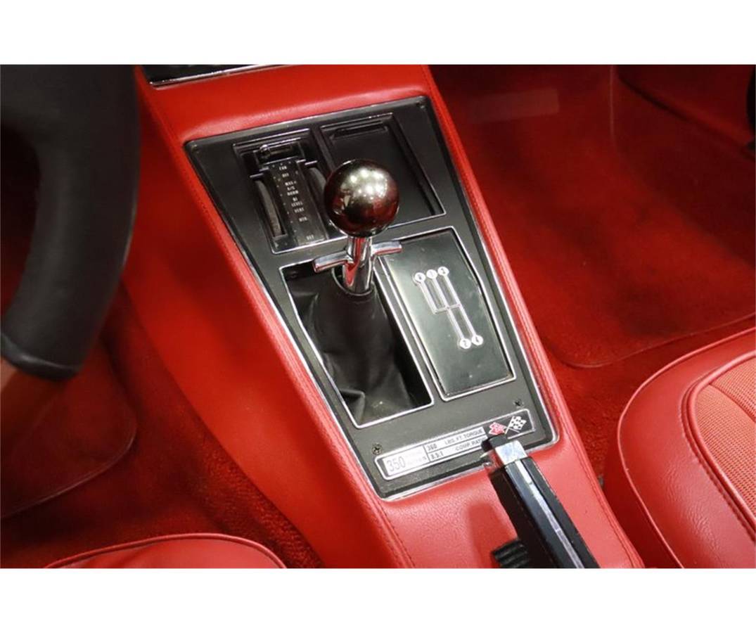 Chevrolet-corvette-1972-red-7