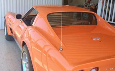 Chevrolet-corvette-1973