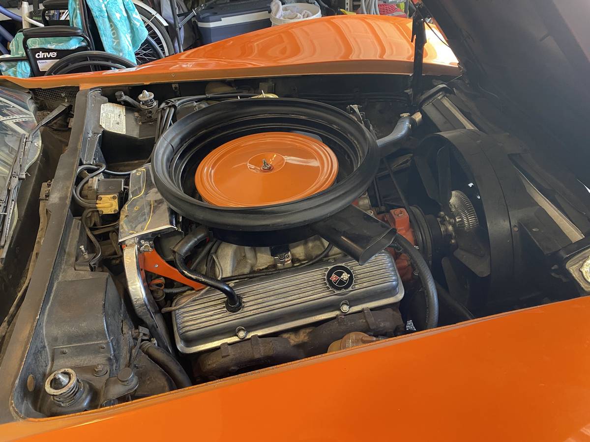 Chevrolet-corvette-1973-5