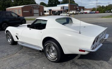 Chevrolet-corvette-1973-white-1