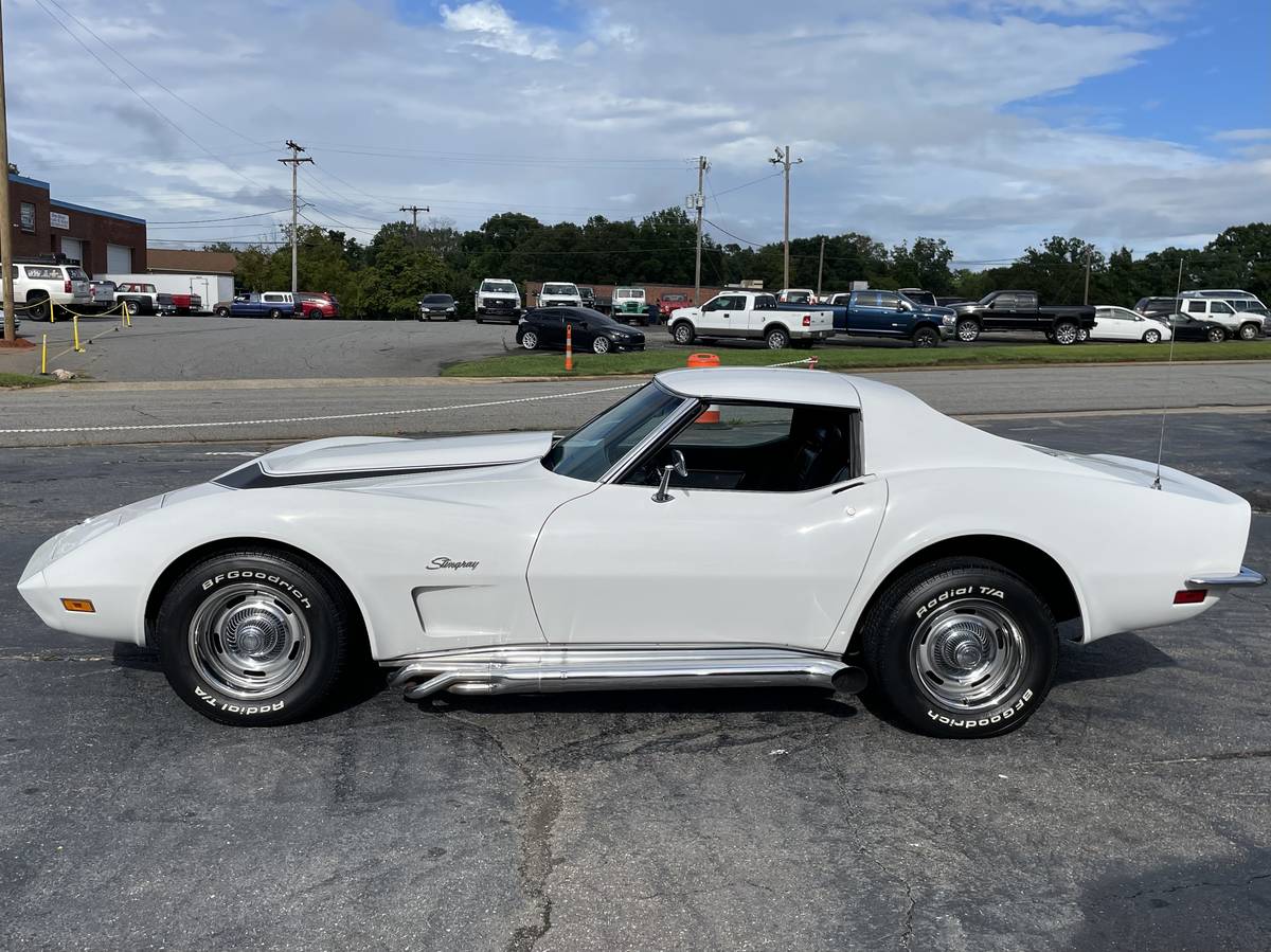 Chevrolet-corvette-1973-white-18