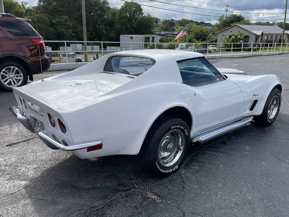 Chevrolet-corvette-1973-white-19