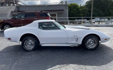 Chevrolet-corvette-1973-white-2