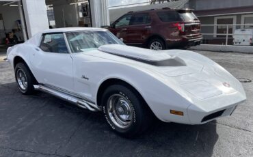 Chevrolet-corvette-1973-white-3