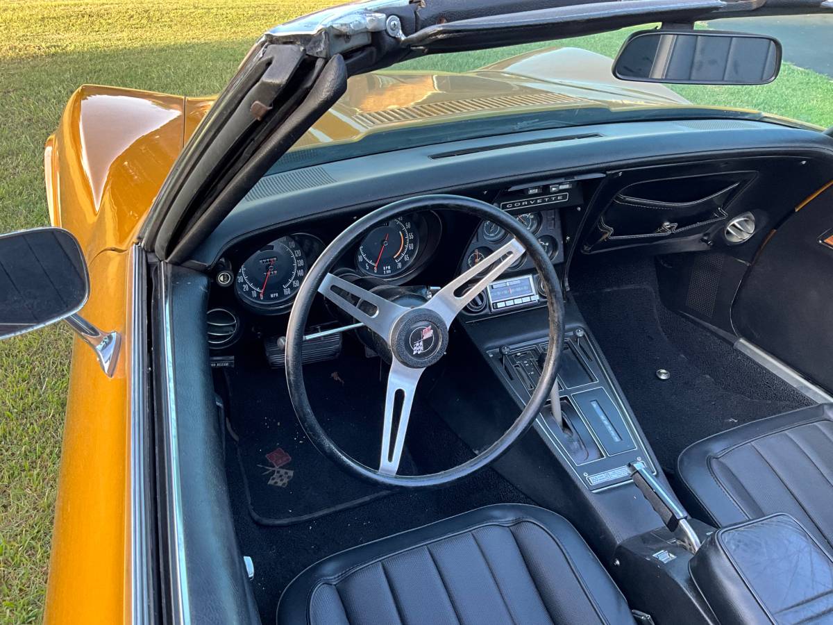 Chevrolet-corvette-1973-yellow-10