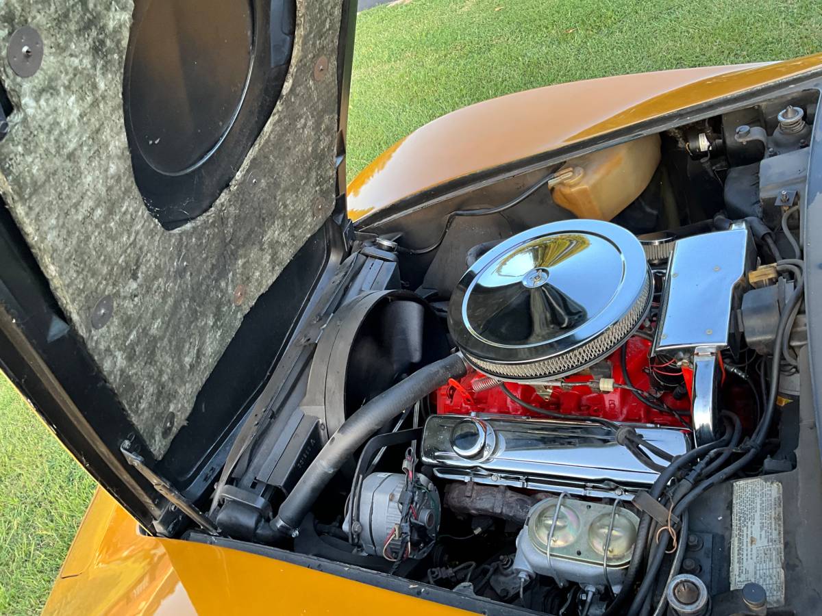 Chevrolet-corvette-1973-yellow-13