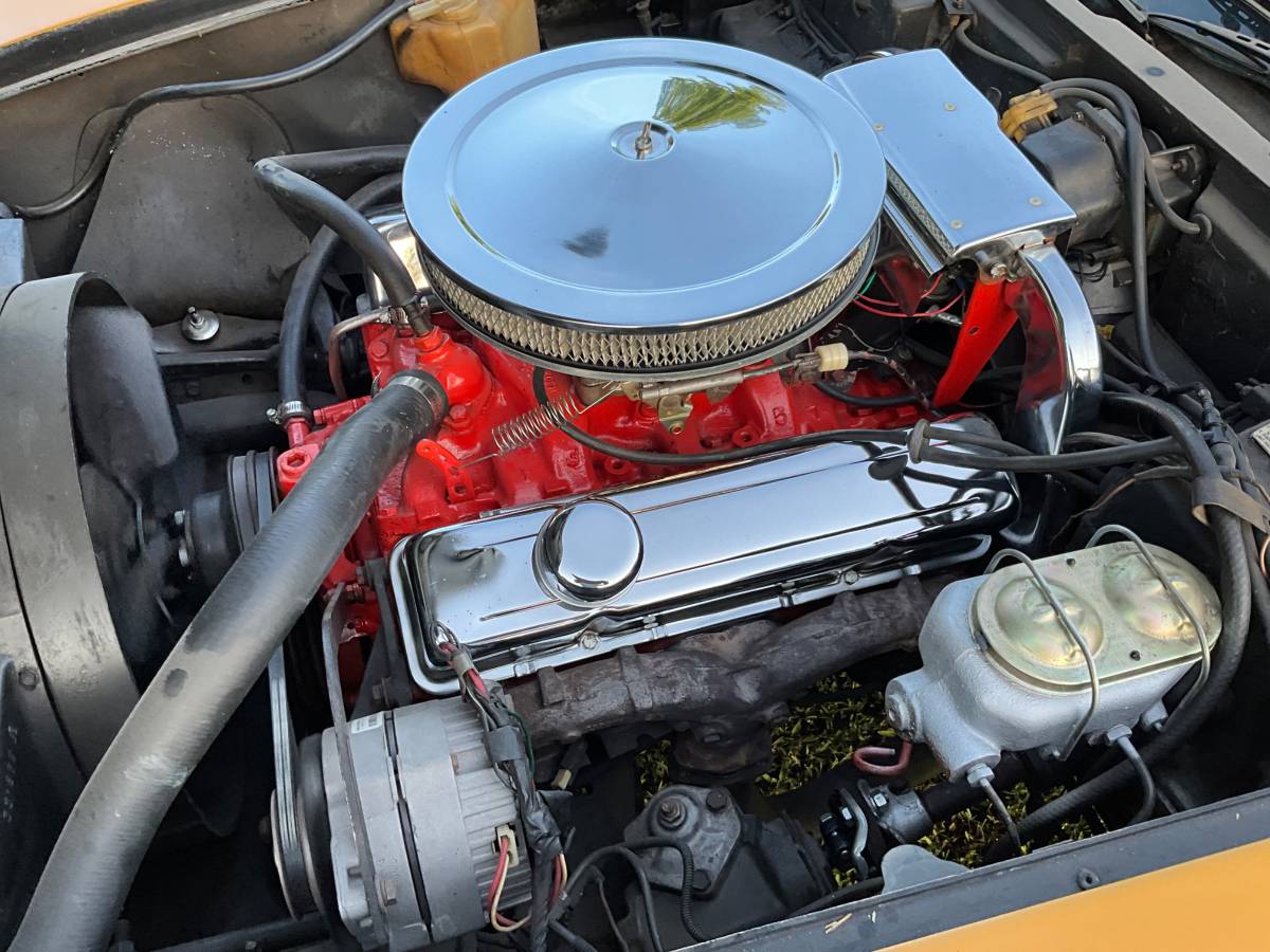 Chevrolet-corvette-1973-yellow-14