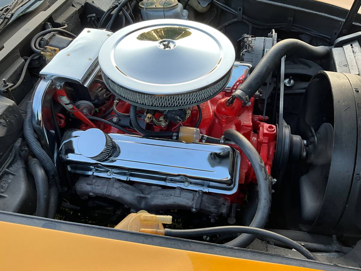 Chevrolet-corvette-1973-yellow-15