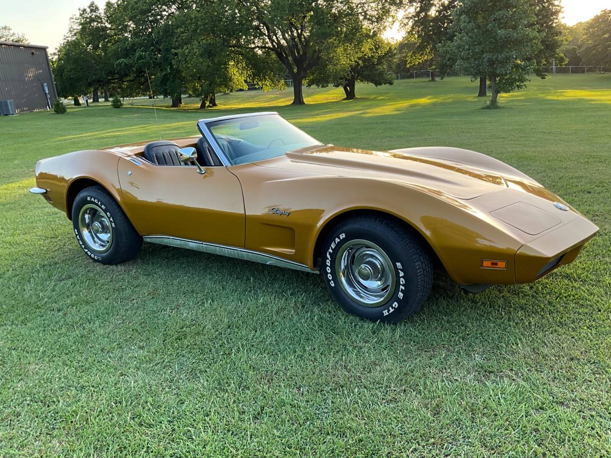 Chevrolet-corvette-1973-yellow-3