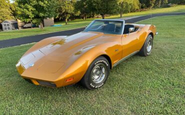 Chevrolet-corvette-1973-yellow