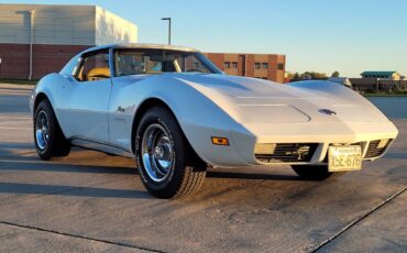 Chevrolet-corvette-1974-1