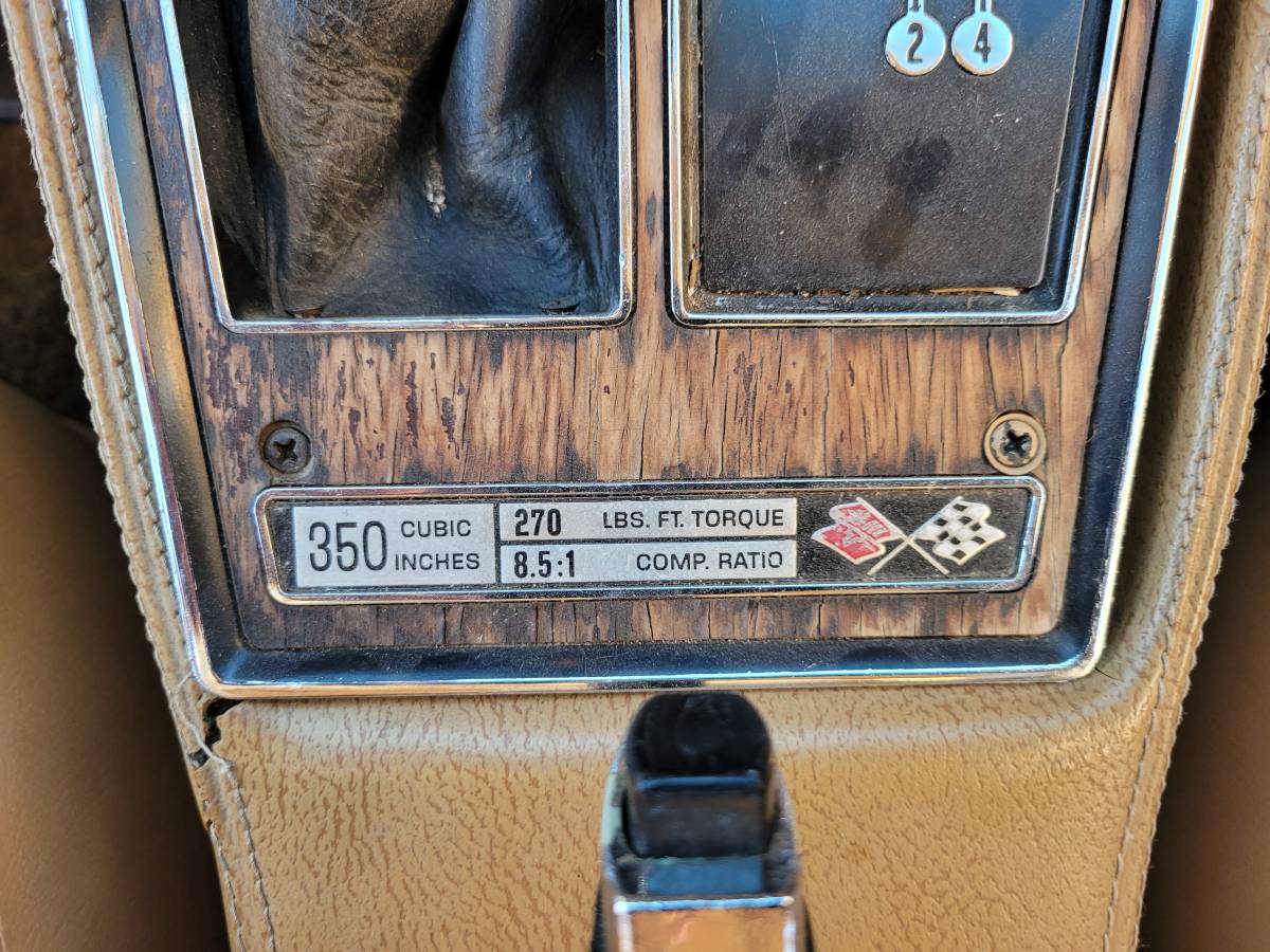 Chevrolet-corvette-1974-10
