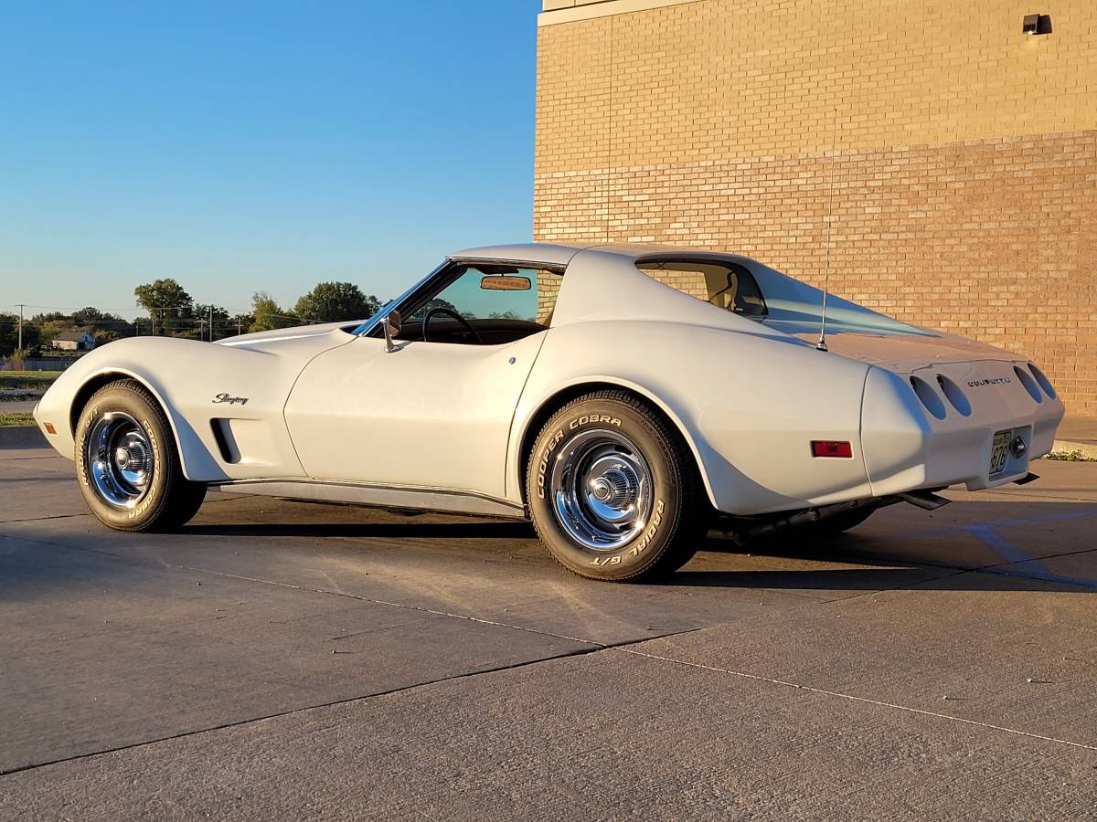 Chevrolet-corvette-1974-2