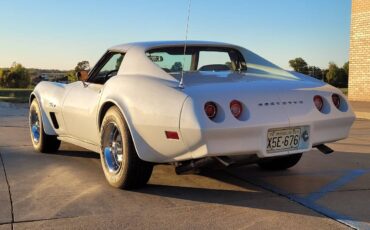 Chevrolet-corvette-1974