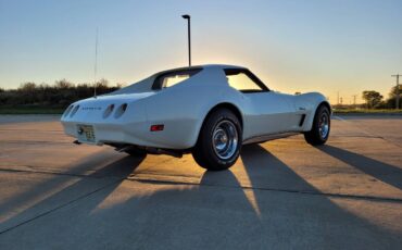 Chevrolet-corvette-1974-5
