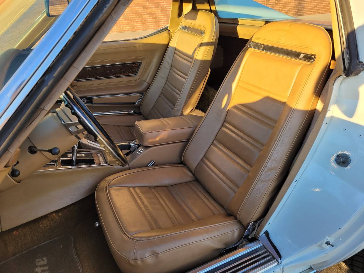 Chevrolet-corvette-1974-8