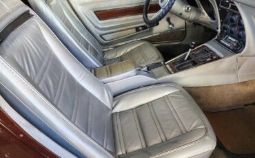 Chevrolet-corvette-1974-brown-11