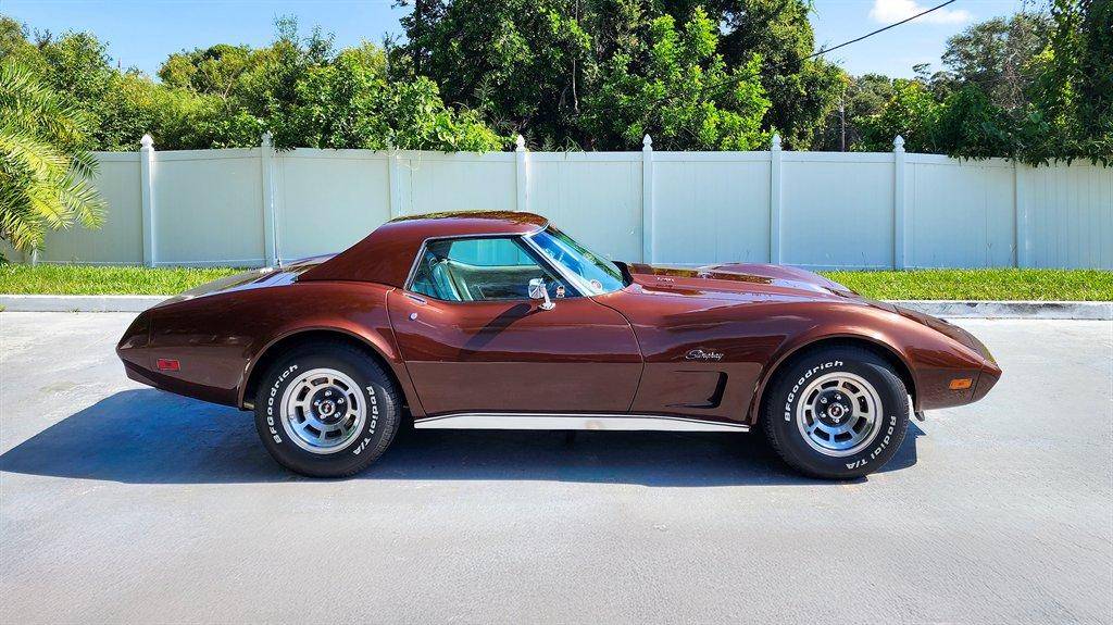 Chevrolet-corvette-1974-brown-14