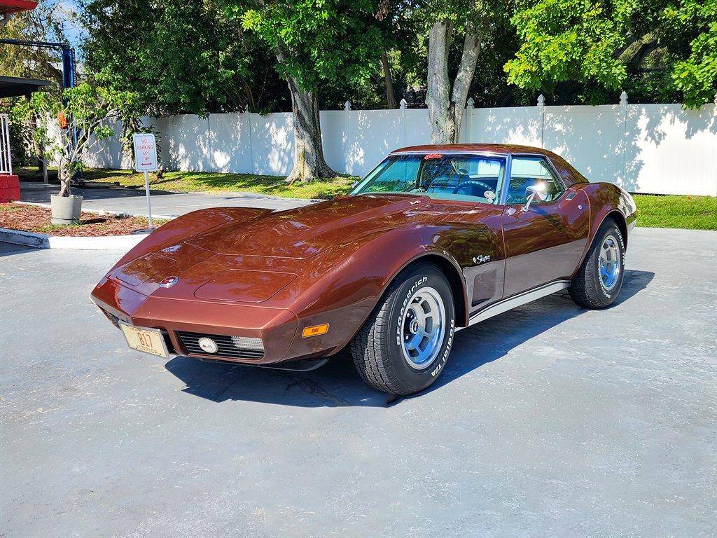Chevrolet-corvette-1974-brown-5