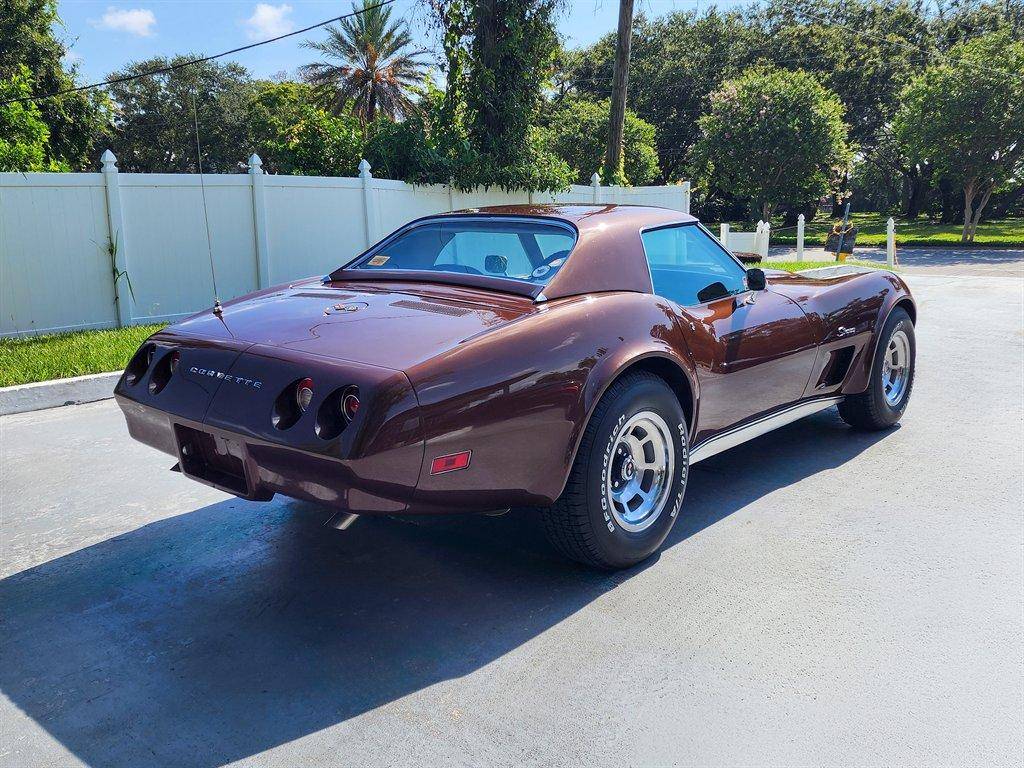 Chevrolet-corvette-1974-brown