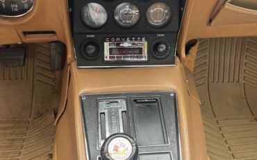 Chevrolet-corvette-1974-red-13