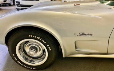 Chevrolet-corvette-1974-silver-10
