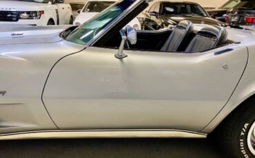 Chevrolet-corvette-1974-silver-11