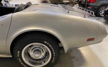 Chevrolet-corvette-1974-silver-12