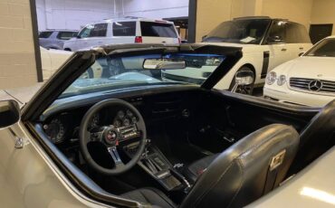 Chevrolet-corvette-1974-silver-14