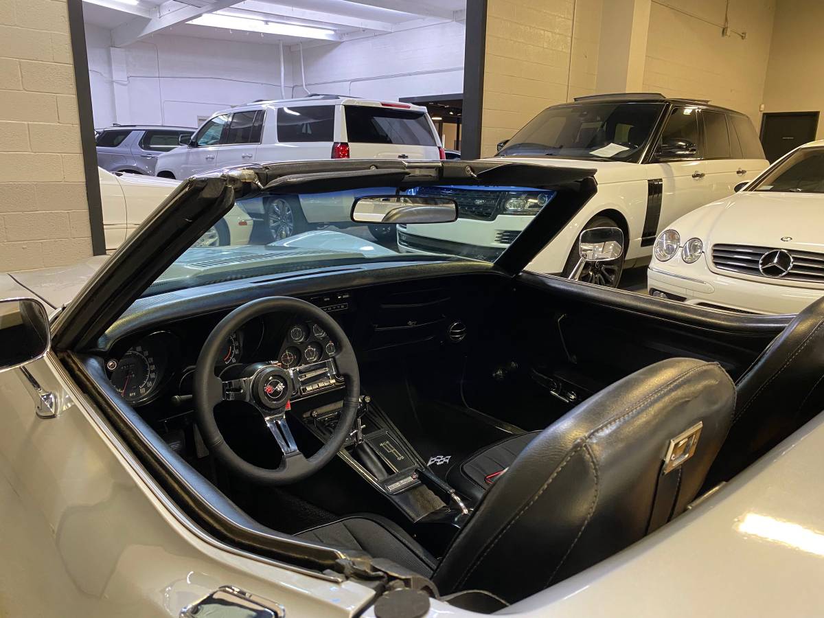 Chevrolet-corvette-1974-silver-14