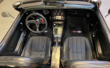 Chevrolet-corvette-1974-silver-17