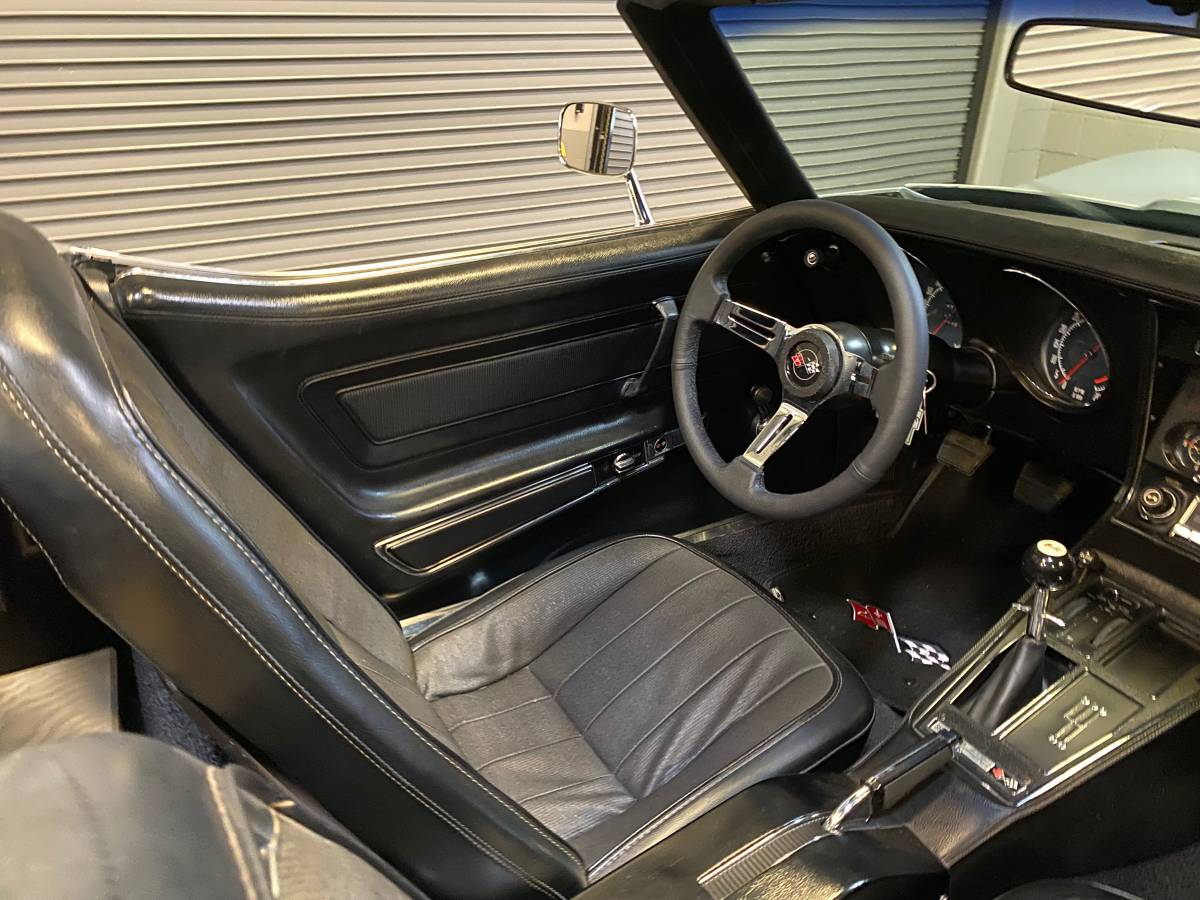 Chevrolet-corvette-1974-silver-18