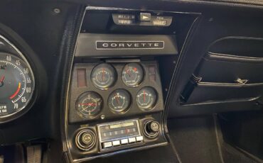 Chevrolet-corvette-1974-silver-21