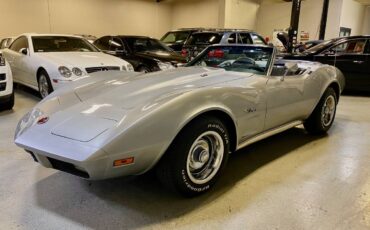Chevrolet-corvette-1974-silver