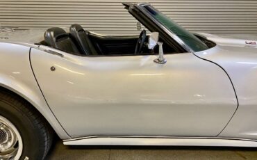 Chevrolet-corvette-1974-silver-7