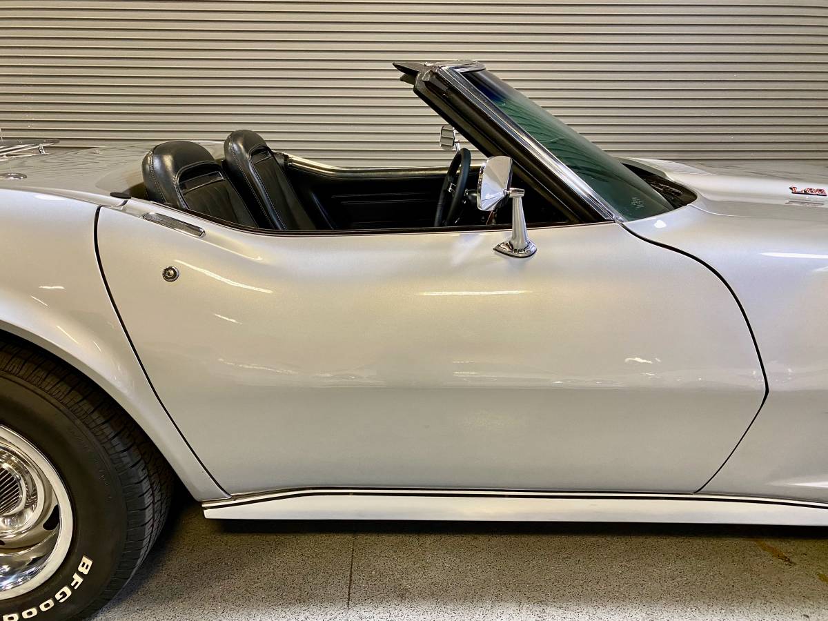 Chevrolet-corvette-1974-silver-7
