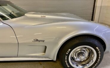 Chevrolet-corvette-1974-silver-8