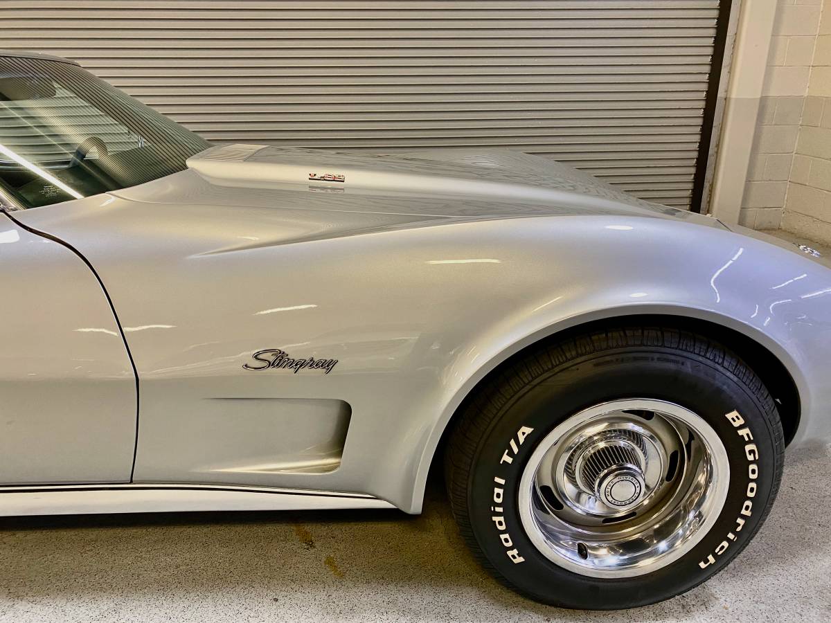 Chevrolet-corvette-1974-silver-8
