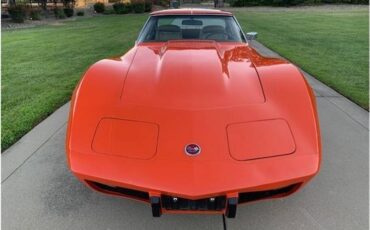 Chevrolet-corvette-1975-11