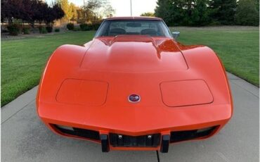 Chevrolet-corvette-1975