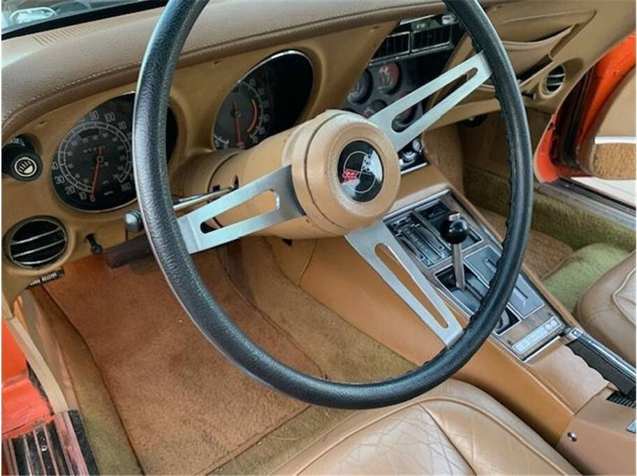 Chevrolet-corvette-1975-8