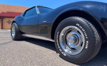 Chevrolet-corvette-1975-black-1