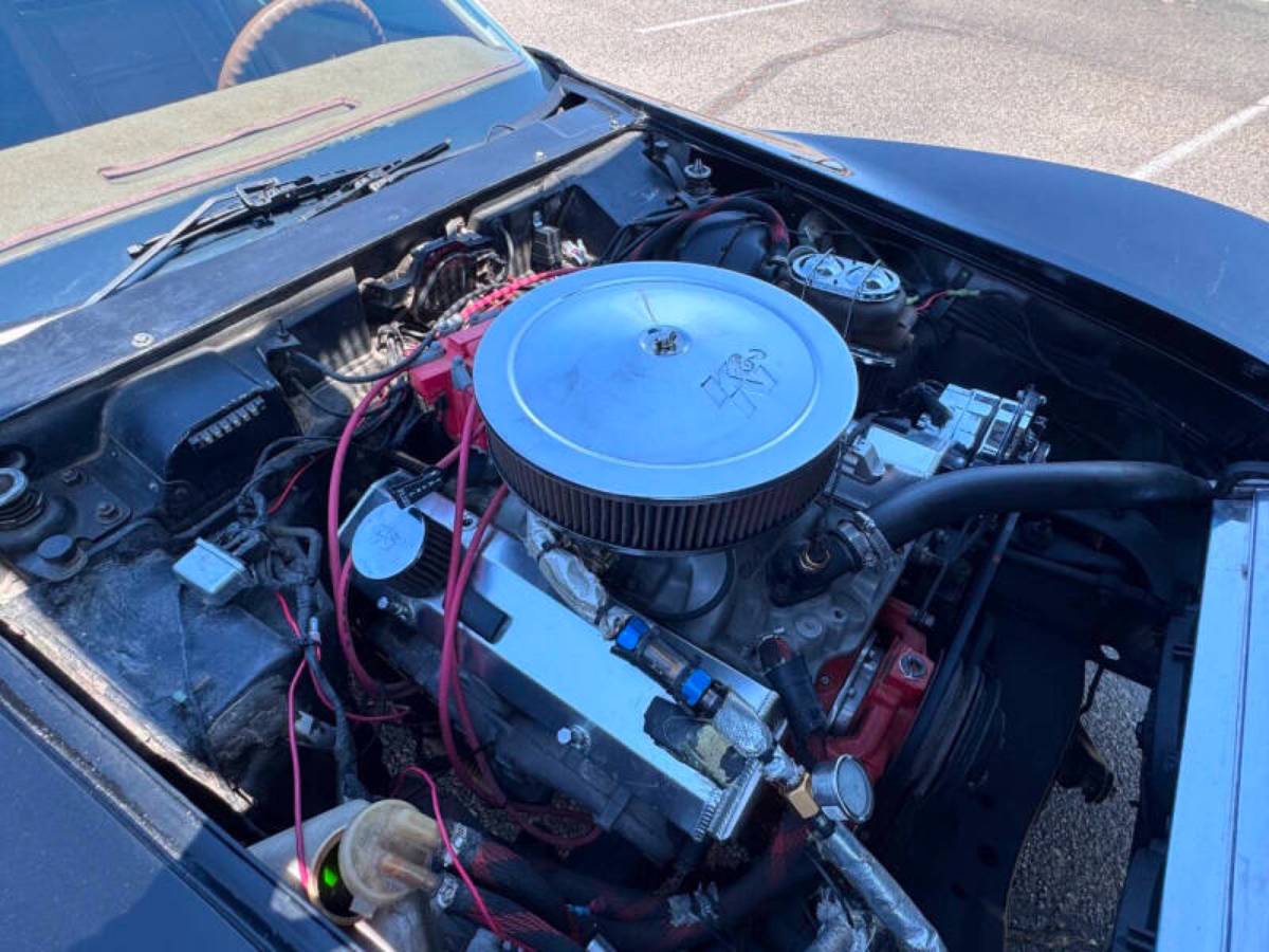 Chevrolet-corvette-1975-black-7