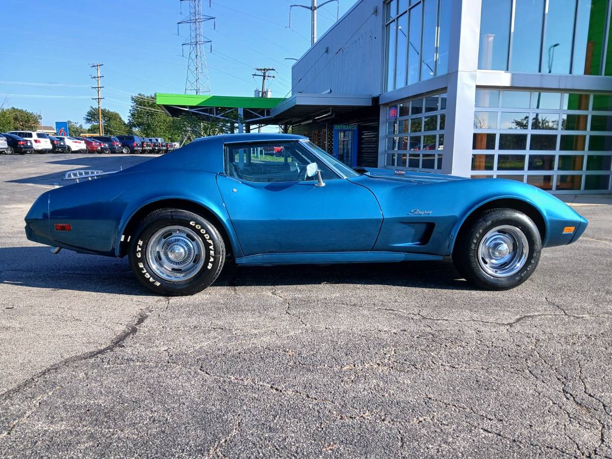 Chevrolet-corvette-1975-blue-3