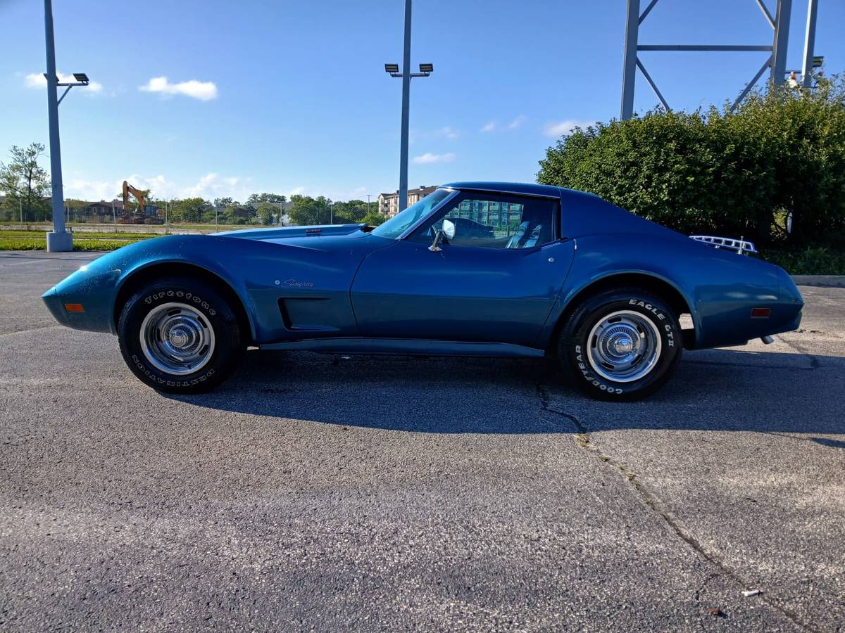 Chevrolet-corvette-1975-blue-4