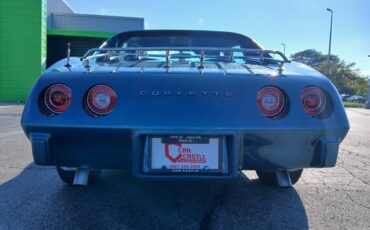 Chevrolet-corvette-1975-blue-7